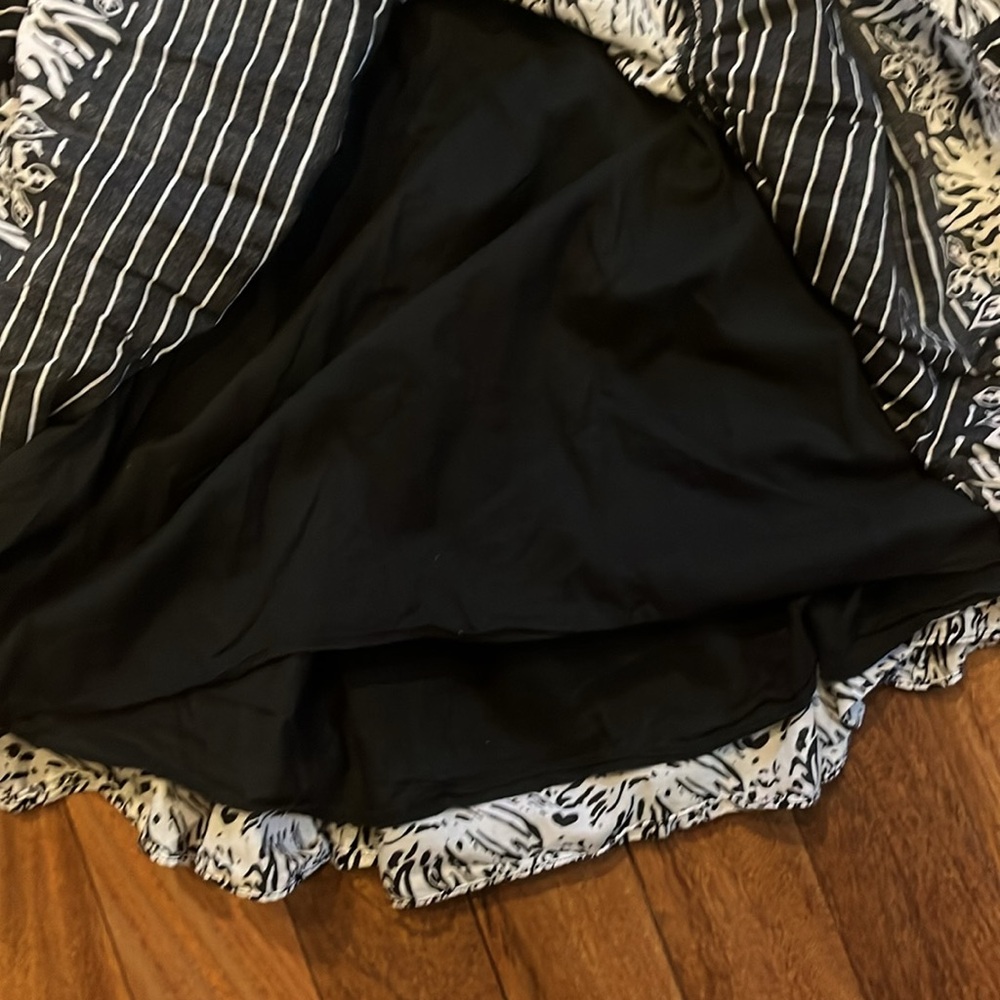 Black Floral Stripe Peasant Dress from Gap with Full Skirt - Picture 6 of 7